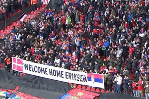DIRLJIVA SCENA U KOPENHAGENU: Eriksen se vratio iz MRTVIH, ceo stadion skandirao, srpski navijači PAROLOM pozdravili MAJSTORA
