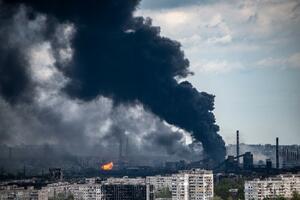 RUSIJA OBEĆALA EVAKUACIJU CIVILA IZ AZOVTSALJA Ukrajina tvrdi da su nastavili napade