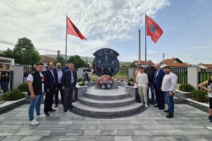 SKANDAL U MAKEDONIJI Zločincima iz Oslobodilačke narodne armije podignut spomenik kao "herojima" Gradonačelnik: To je naša dužnost