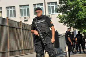 VELIKA AKCIJA CRNOGORSKE POLICIJE: Razbijena BARSKA kriminalna grupa bliska škaljarcima, ČULI SE PUCNJI