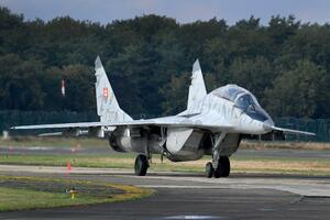 UKRAJINA SE MASOVNO OPREMA BORBENIM AVIONIMA: Posle Poljaka i Slovaci šalju Kijevu kompletnu esakdrilu lovaca MiG-29!