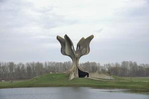 HRVATI KONAČNO PRIZNALI Sve više ljudi posećuje Jasenovac, iz OVIH DRŽAVA su zabeležene POSETE