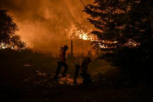 U PORTUGALU IZGORELO 24.000 HEKTARA ŠUME NA ZAŠTIĆENOM PODRUČJU: 1.200 vatrogasaca se bori sa vatrenom stihijom (FOTO)