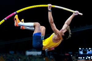 ŠVEĐANINU NEMA RAVNOG! Duplantis osmi put oborio svetski rekord u skoku s motkom