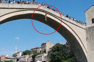 MALA TARA IZ BEOGRADA ODUŠEVILA REGION: Otkriveno ko je hrabra devojčica koja je skočila sa Starog mosta u Neretvu (VIDEO)