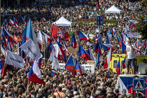 PROTIV EU, ZA JEFTINI RUSKI GAS I VOJNU NEUTRALNOST: 70.000 Čeha izašlo na ulice