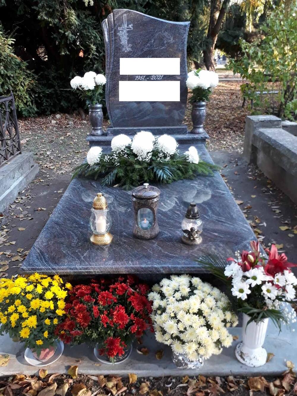 Grob nakon sahrane
