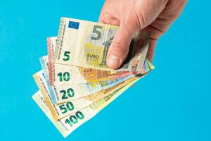 NEZNATNA PROMENA: Zvanični srednji kurs danas je 117,14 dinara za jedan evro