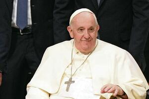 PAPA NE TRAŽI OD UKRAJINE DA SE PREDA: Vatikan demantovao pisanje pojedinih medija