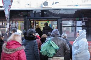 AKO JE TRUDNA NIJE BOLESNA! Beograđanka otkrila kako se stariji ponašaju u busu: Otkrili zašto mladi ne ustaju! Jedno ih nervira