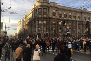 U BEOGRADU ODRŽAN PROTEST: Građani se okupili ispred Vlade Srbije zbog smenjivanja dve tužiteljke
