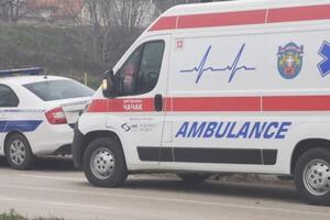 DRAMA NA IBARSKOJ MAGISTRALI: Težak sudar 2 automobila, dvoje teže povređenih, vatrogasci sekli vozila da spasu ljude