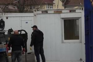STRAH SRBA NA SEVERU KOSOVA: Privremeni kontejneri za glasanje da ne postanu policijski punktovi!