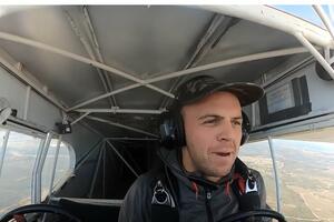 JUTJUBER NAMERNO SRUŠIO AVION ZBOG VIŠE PREGLEDA: Iz letelice skočio padobranom i pustio je da padne, preti mu 20 GODINA (VIDEO)