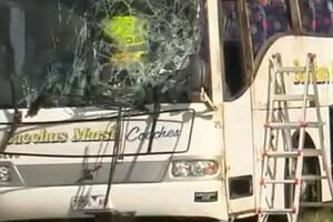 TEŠKA NESREĆA U AUSTRALIJI: Kamion u punoj brzini se zakucao u školski autobus, 45 učenika povređeno, 18 u veoma teškom stanju
