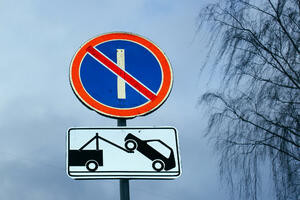 PRIPAZITE SE KAD ODETE NA MORE DA NE BISTE PLAĆALI OGROMNE KAZNE: Ovaj saobraćajni znak u Srbiji NE predstavlja isto što u GRČKOJ!