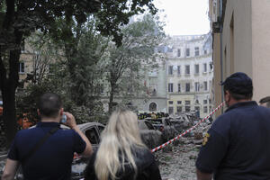 DETALJI NAPADA NA LAVOV: Rusija tvrdi da je pogodila britanske tenkove i bazu plaćenika, a Kijev da je uništena stambena zgrada