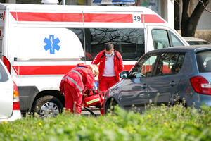 DVE DEVOJČICE POVREĐENE U DVE SAOBRAĆAJKE U BEOGRADU: Dramatična situacija u prestonici, obe prevezene u bolnicu