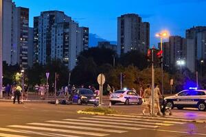 SUDAR MOTORA I AUTOMOBILA U BLOKU 61: Teška saobraćajna nesreća u Novom Beogradu! (FOTO)