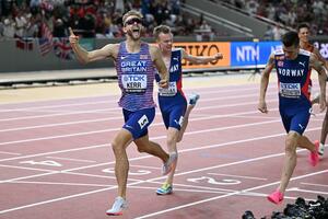 NORVEŽANI MU GLEDALI U LEĐA: Britanac Džoš Ker svetski šampion u trci na 1.500 metara