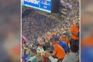 BRUTALNA TUČA ZAVRŠENA TRAGIČNO: Haos na utakmici američke NFL lige, navijač umro na tribini posle nokauta VIDEO