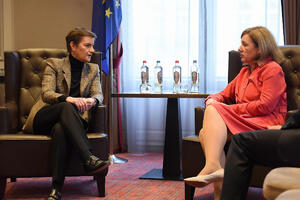 RAZGOVORI O VAŽNIM TEMAMA! Premijerka Brnabić na sastanku sa komesarkom EU: Upoznala sam je sa svim reformama koje sprovodimo FOTO