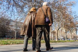 "AKO JE OVO TVOJ OTAC, ONDA SMO BRAT I SESTRA" Kako je Marijanu i Dragana jedan klik na Fejsbuku spojio posle 57 godina