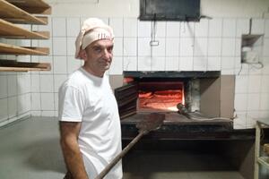 OVAKO SE PRAVI NAJBOLJI DORUČAK NA SVETU: Pekar Dragan otkriva tajnu komplet lepinje i pravo ime ovog svetski znanog jela! (FOTO)