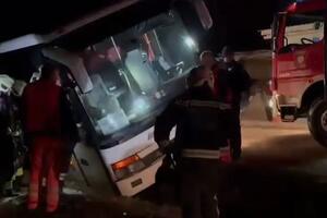 SAMO NA BALKANU: Pijani muškarac ukrao autobus u Zagrebu, pa sleteo u jarak