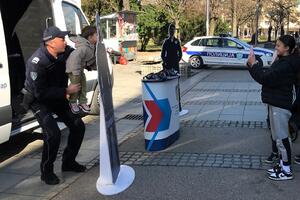 ZAPOŠLJAVANJE ILI DALJE ŠKOLOVANJE: Promocija policije u Loznici (FOTO)