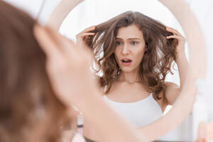 Šta dovodi do pojave masne kose? Proverite imate li neki od ovih zdravstvenih problema
