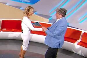 RADOŠ BAJIĆ NIJE ZNAO DA JE U PROGRAMU Hit scena u Jutarnjem programu: "Moram da prikrijem stomak, a da ga ne uvlačim" (VIDEO)