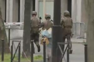 DRAMA U PARIZU: Muškarac ušao u zgradu iranskog konzulata, preti da će se razneti (VIDEO)