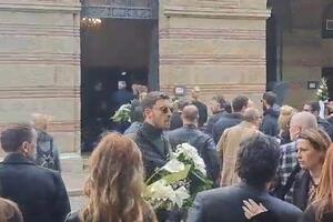 SAHRANA BOJANE JANKOVIĆ: Stigao brat pokojne voditeljke Vlada Vuksanović, tužne scene na Novom groblju