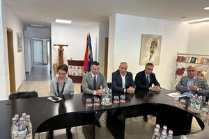 PONOSNO ISTIČEMO NAŠU TROBOJKU KOJA JE SIMBOL PROŠLOSTI, SADAŠNJOSTI I BUDUĆNOSTI! Ministar Milićević u poseti Rumuniji