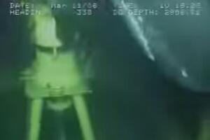 NIKO NIJE MOGAO DA VERUJE: Naučnici zaronili u najdublje delove okeana, a kad su postavili kamere pred njima se pojavio ON (VIDEO)