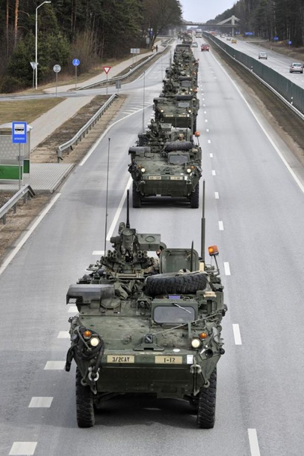 Američki vojni konvoj: lako je bilo otići , treba se vratiti (Foto: AP)