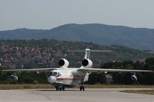 POMOĆ POPLAVLJENIMA U SRBIJI: Ruski avion dopremio humanitarnu pošiljku