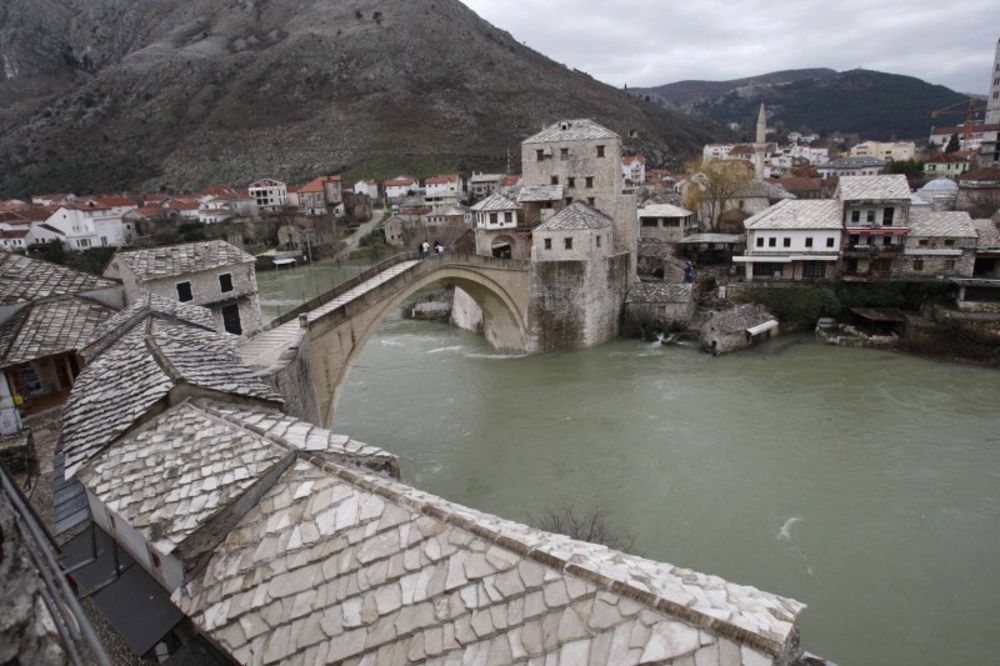 U smrt skokom sa Starog mosta u Mostaru