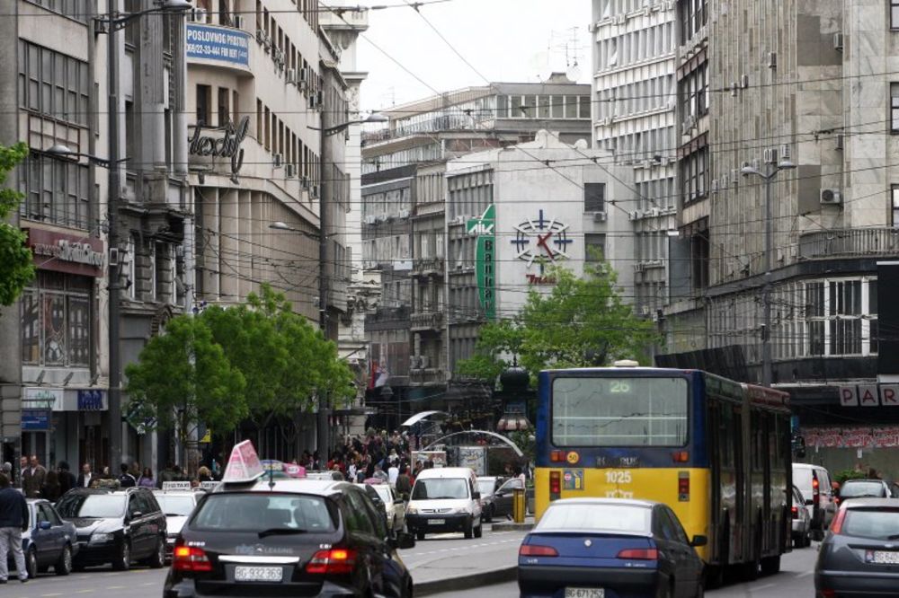 DELILI MUŠKATLE: Leteći baštovani ulepšali Terazije!