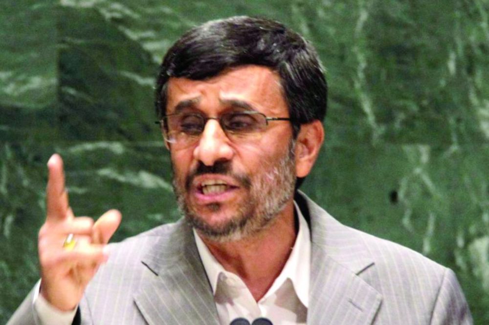Ahmadinežad se povlači s vlasti 2013.