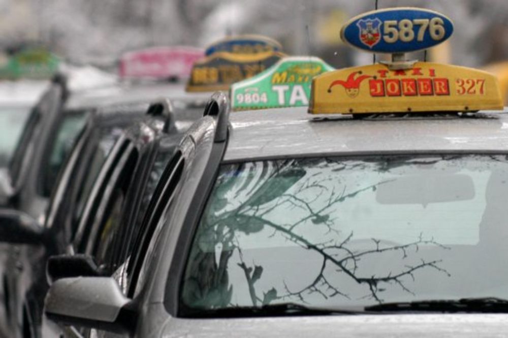 Poništena odluka o ukidanju taksi popusta