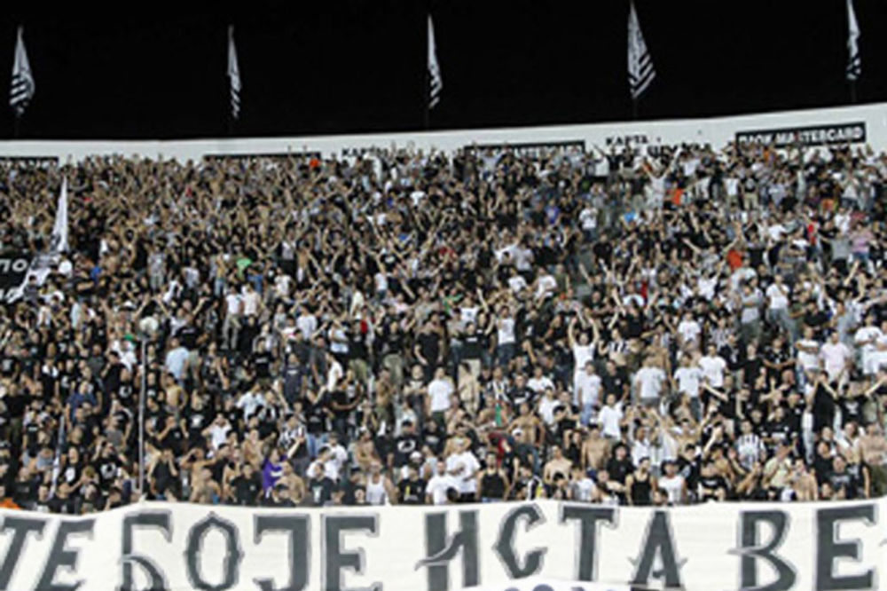 Navijači Partizana i PAOK-a divljali po Beču