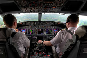 NUŽDA ZAKON MENJA:  Aviokomapnije uvode pravilo da pilot ne sme biti sam u kabini!
