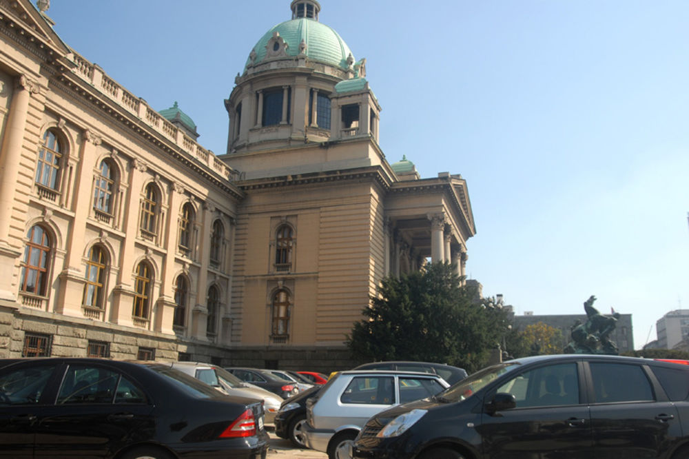 UZBUNA: Pretio da će baciti bombu na Skupštinu Srbije