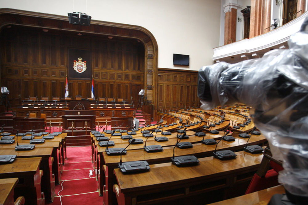 Novom parlamentu u nasleđe 66 predloga zakona
