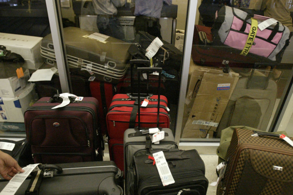 Obukao 70 stvari na sebe da ne plati za višak prtljaga
