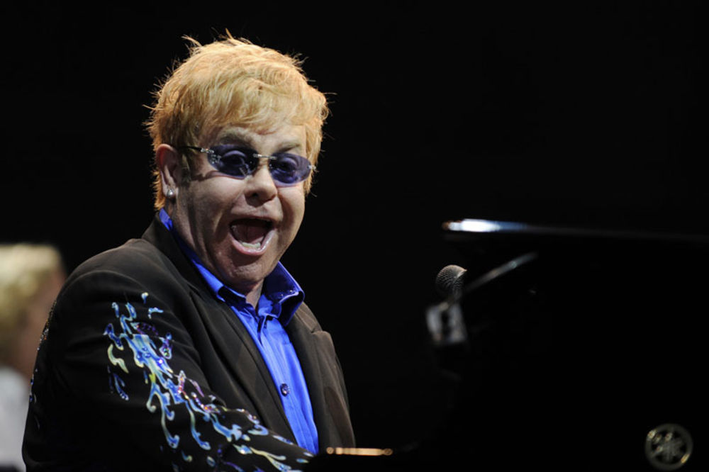 Elton Džon: Madona je striptizeta!