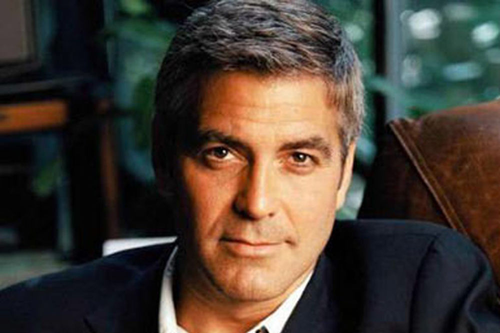 Džordž Kluni uklanja bore sa testisa?!