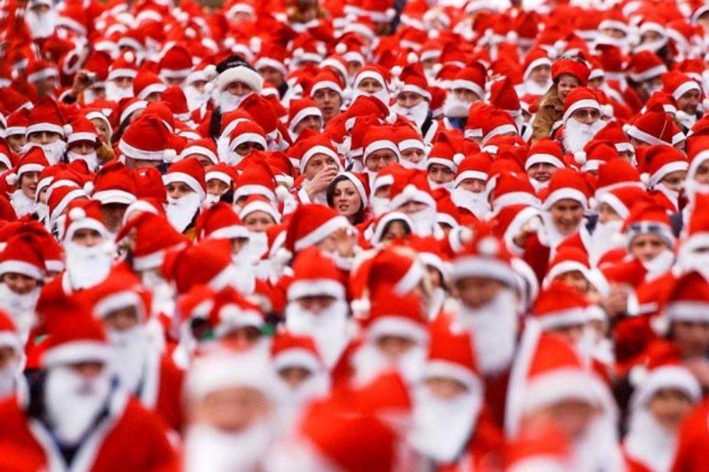 REKORD: 10.000 Deda Mrazova trčalo u Liverpulu